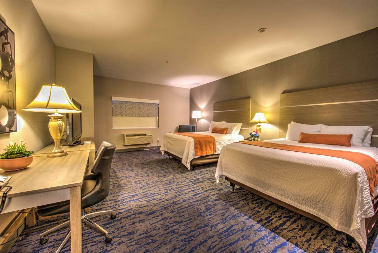 Best Western Plus Media Center Inn & Suites Burbank Buitenkant foto